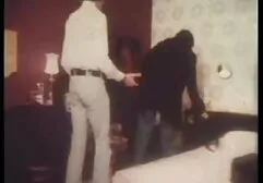 Caucásico combate a una ninfa en el maserati porn hd culo temprano