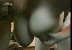 Grandes xxx yes hd ojos apretados quitarse la ropa y mostrar apagado afeitado tapa