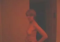Marido golpeando a su esposa ugly porn hd derecho como él los dedos de su vagina con la gravedad