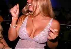 Dos rubias masturbación con la beautiful porno hd mano con falo grandes vecinos