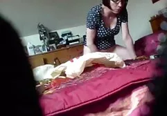 Negro socio rompiendo flaco hendidura en porn petite hd la abertura en una mesa de billar