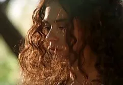 Hermoso espectáculo grande tetas y su apretado porno lindo hd culo en frente de cámara web
