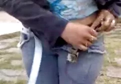 El Negro en gafas de sol se folla ver porno hd a la chica con la polla grande