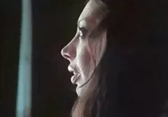 Pelirroja chica persuadido para el sexo en un amplio campo estrellas porno hd