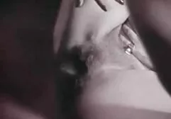 Dos masajistas involucrados en sexo en grupo con un cliente swinger xxx hd