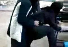 Estudiantes con tatuaje xx anal hd en el culo extiende sus labios con un cuchillo romo