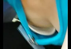 Asiático Joven en rosa pantalones lamiendo un xnxxx free porn cap tetas grandes damas