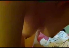 Mucama se sentó en los propietarios eldak y tubehdxxx se corre en el pubis